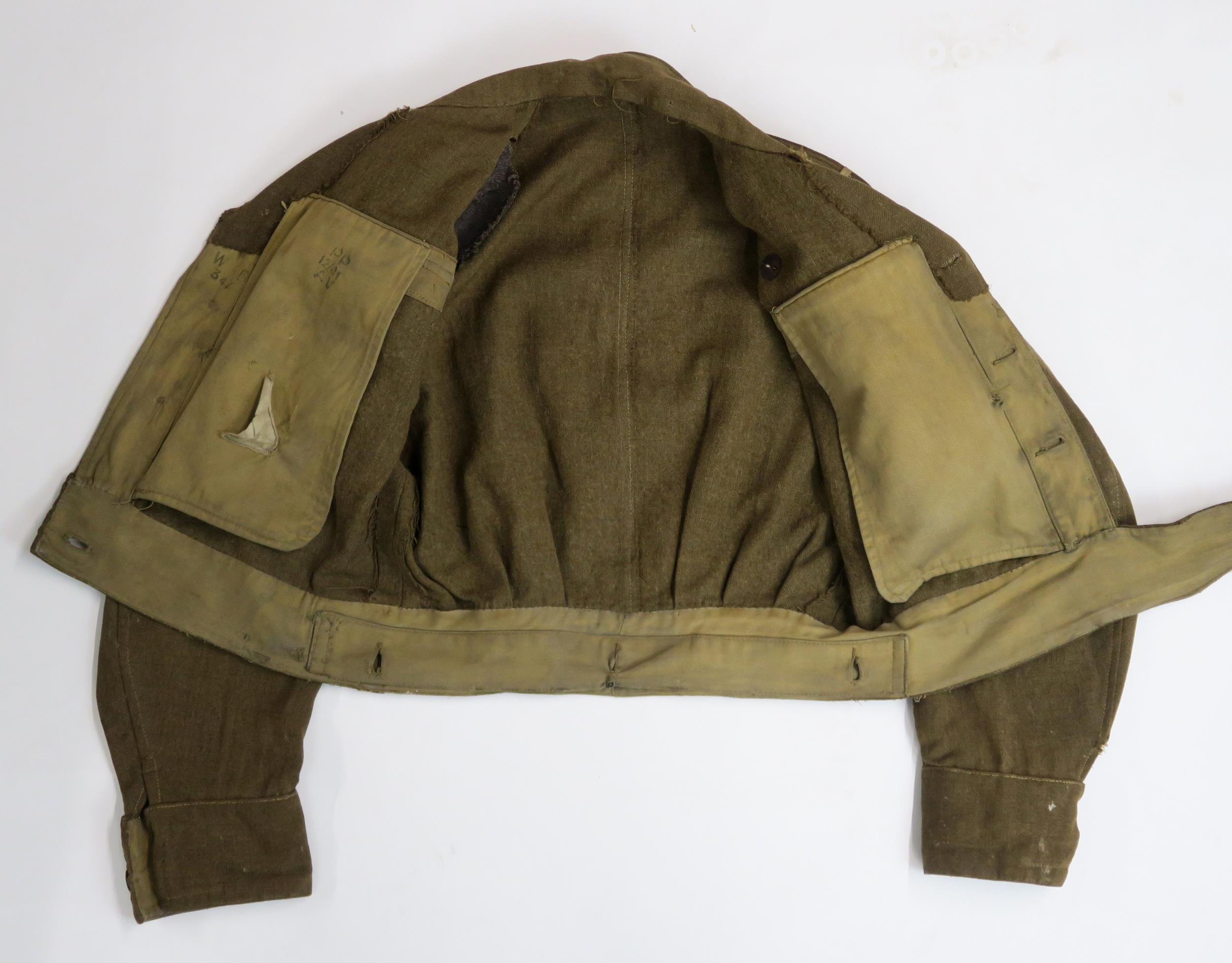 A WW2 POLISH 2ND CORPS BATTLEDRESS BLOUSE In khaki wool serge, with epaulettes bearing rank of - Image 6 of 6