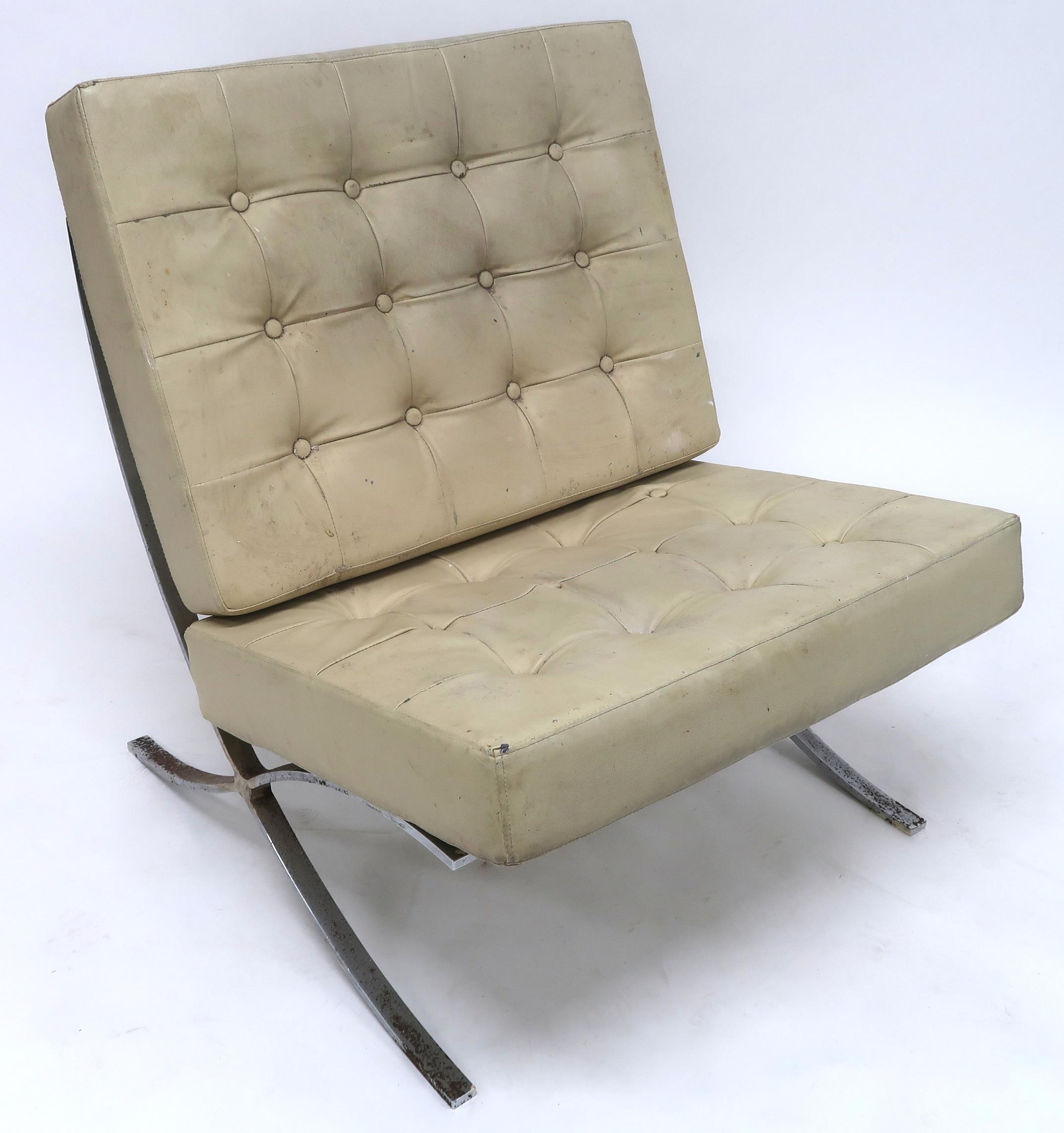 A 20TH CENTURY AFTER LUDWIG MIES VAN DER ROHE "BARCELONA" CHAIR with cream vinyl button back - Image 7 of 7