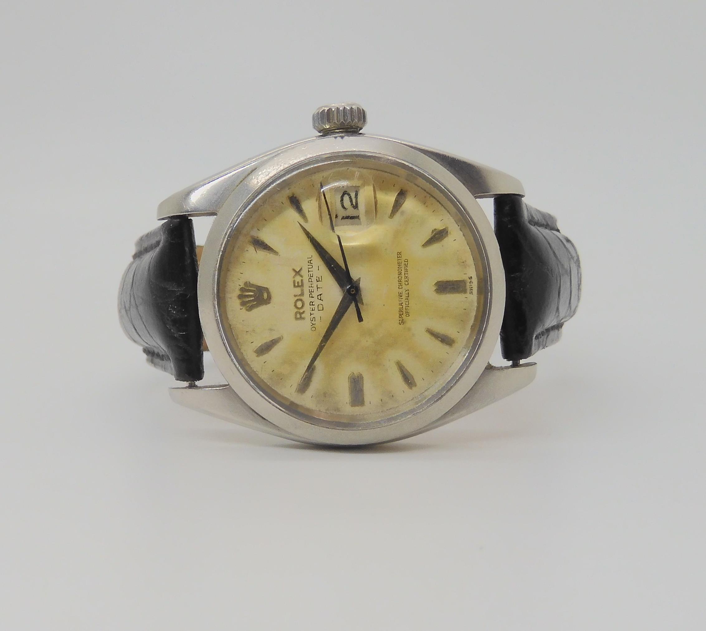 A ROLEX OYSTER PERPETUAL DATE with cream patinaed dial, dagger indexes and date aperture. Diameter - Image 4 of 14