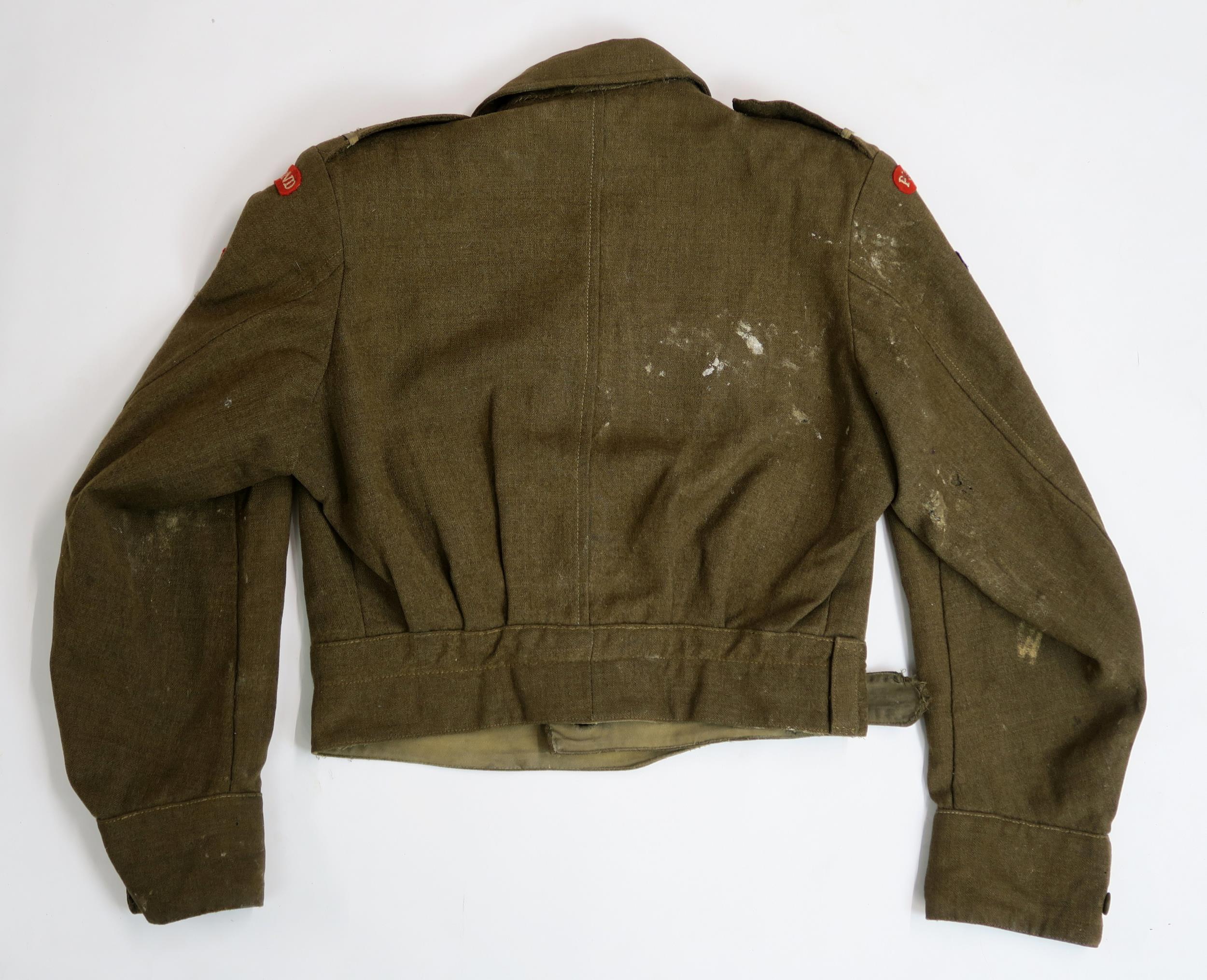 A WW2 POLISH 2ND CORPS BATTLEDRESS BLOUSE In khaki wool serge, with epaulettes bearing rank of - Image 5 of 6