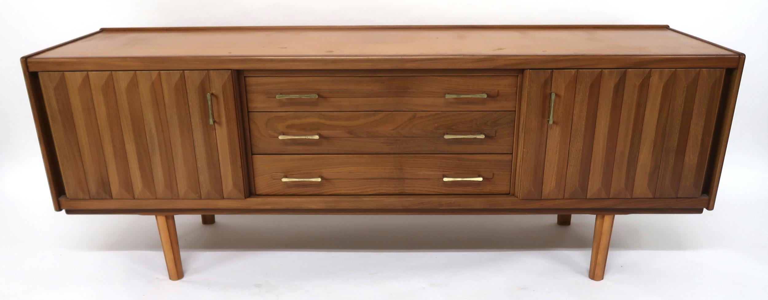 A MID 20TH CENTURY TEAK SIDEBOARD with three long central drawers flanked by cabinet doors with - Image 3 of 12