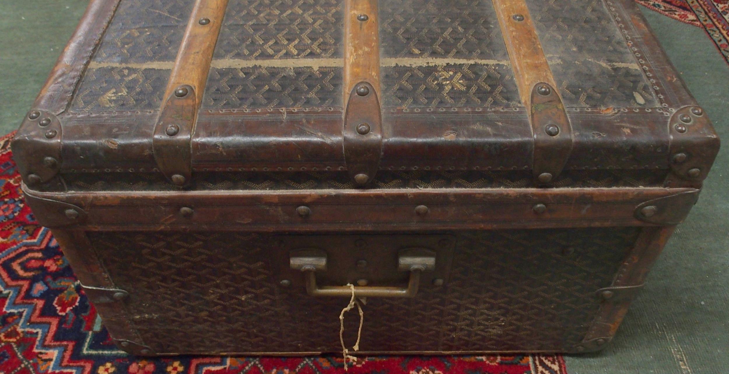 AN E GOYARD PARIS LEATHER AND WOOD BOUND STEAMER TRUNK with all-over printed design, leather edges - Image 15 of 29