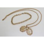 A 9ct gold rope chain, length 50cm, with two pendants (Sagittarius and the letter E) and a 9ct