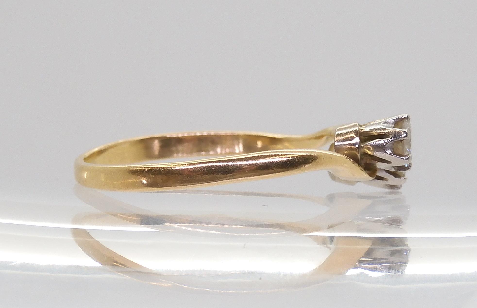 An 18ct gold twin stone diamond ring set with an estimated approx 0.33cts of brilliant cut - Image 3 of 3