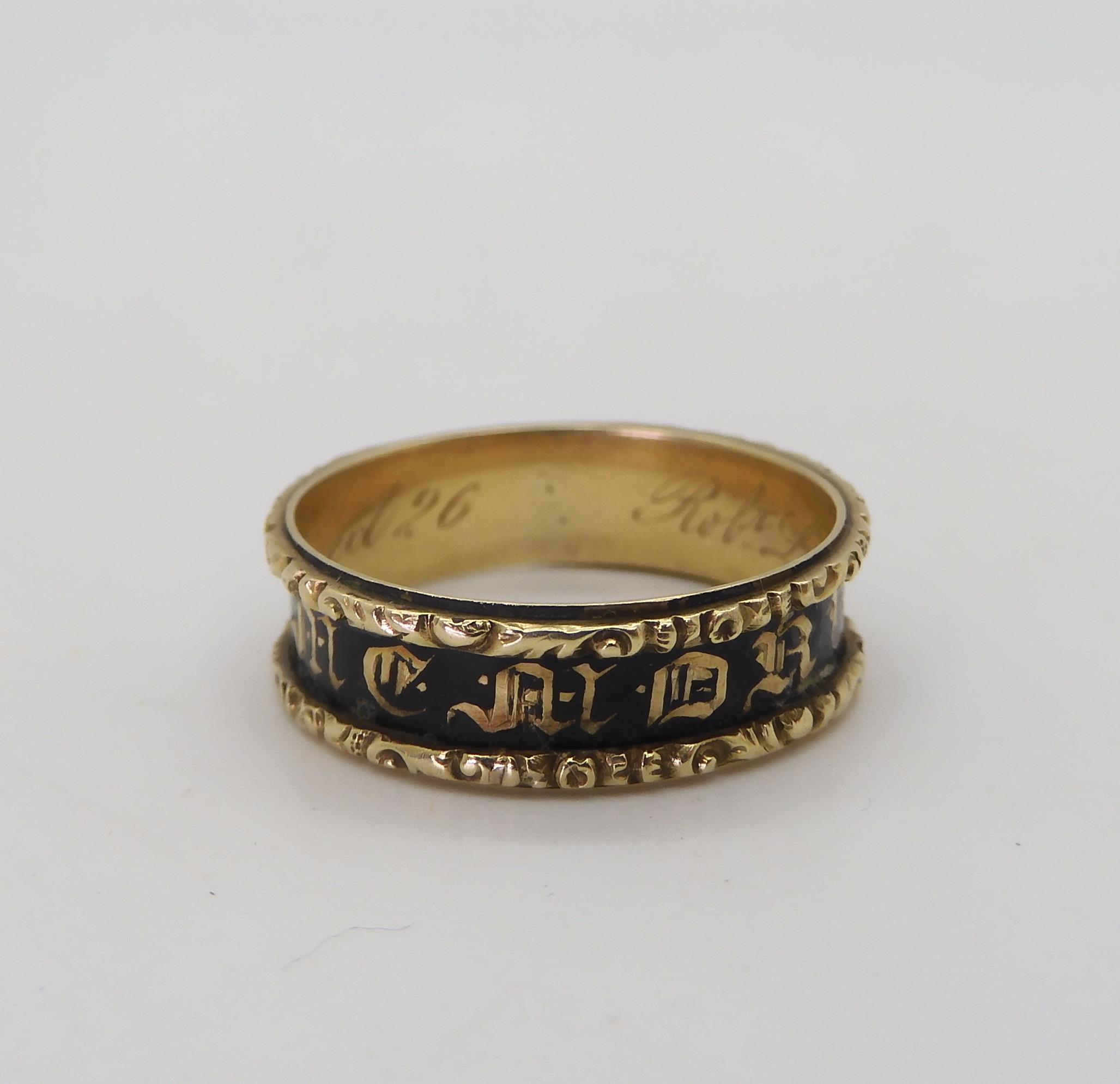 A yellow metal mourning ring, with black enamel, engraved Robert Laing died 1st July 1842, finger - Image 2 of 5