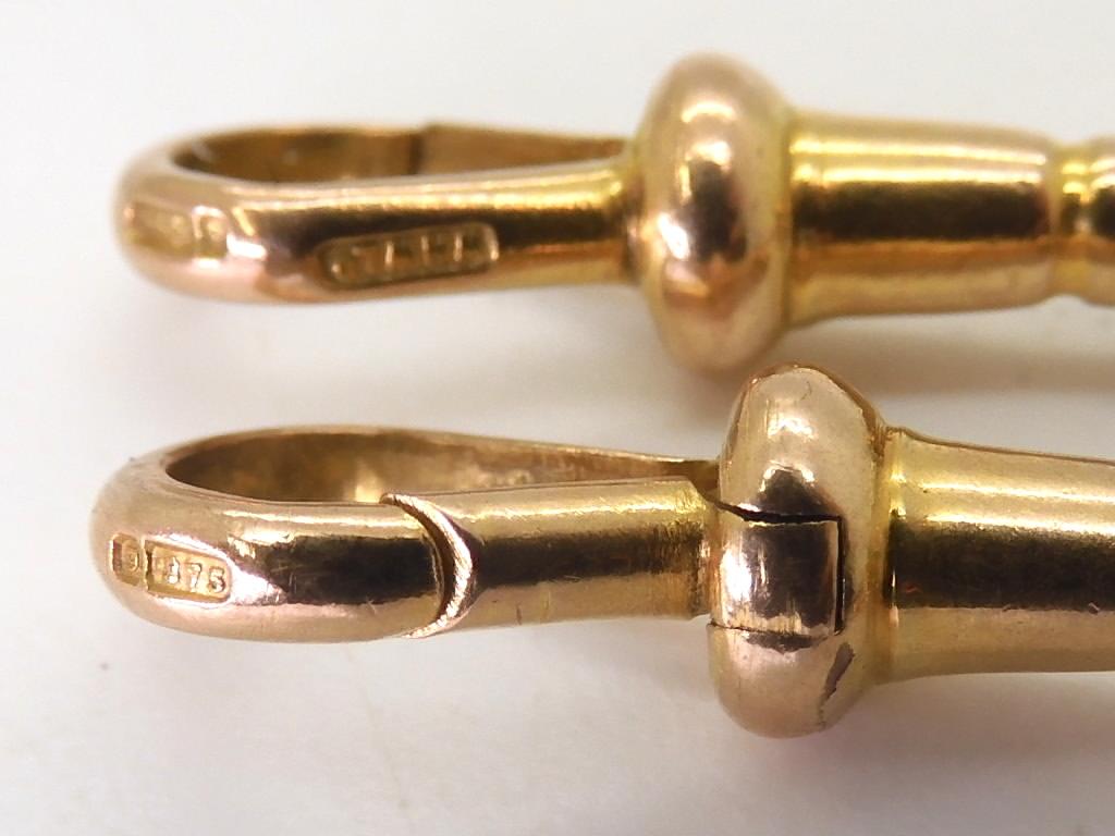 A 9ct gold long and short link double fob chain, hallmarked to every link, the 'T' bar and both - Image 3 of 3