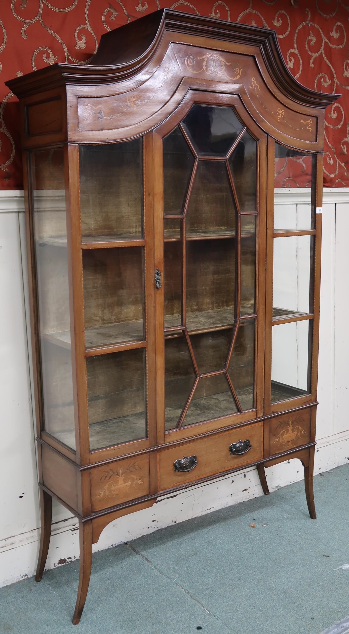 A late Victorian mahogany and satinwood inlaid display cabinet with single central glazed door - Image 2 of 7