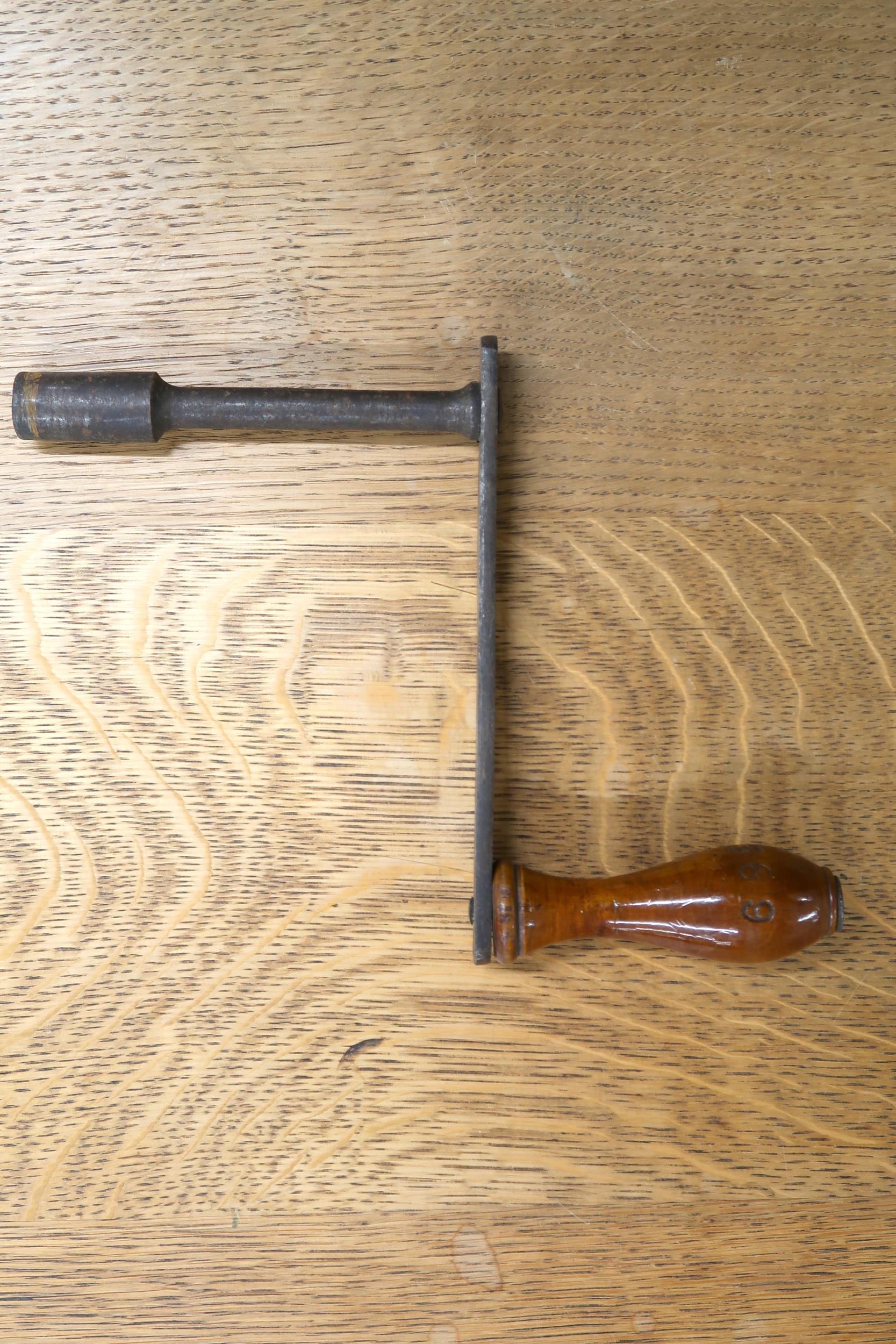 A late Victorian oak arts and crafts style wind out extending dining table with two leaves (one - Image 3 of 9