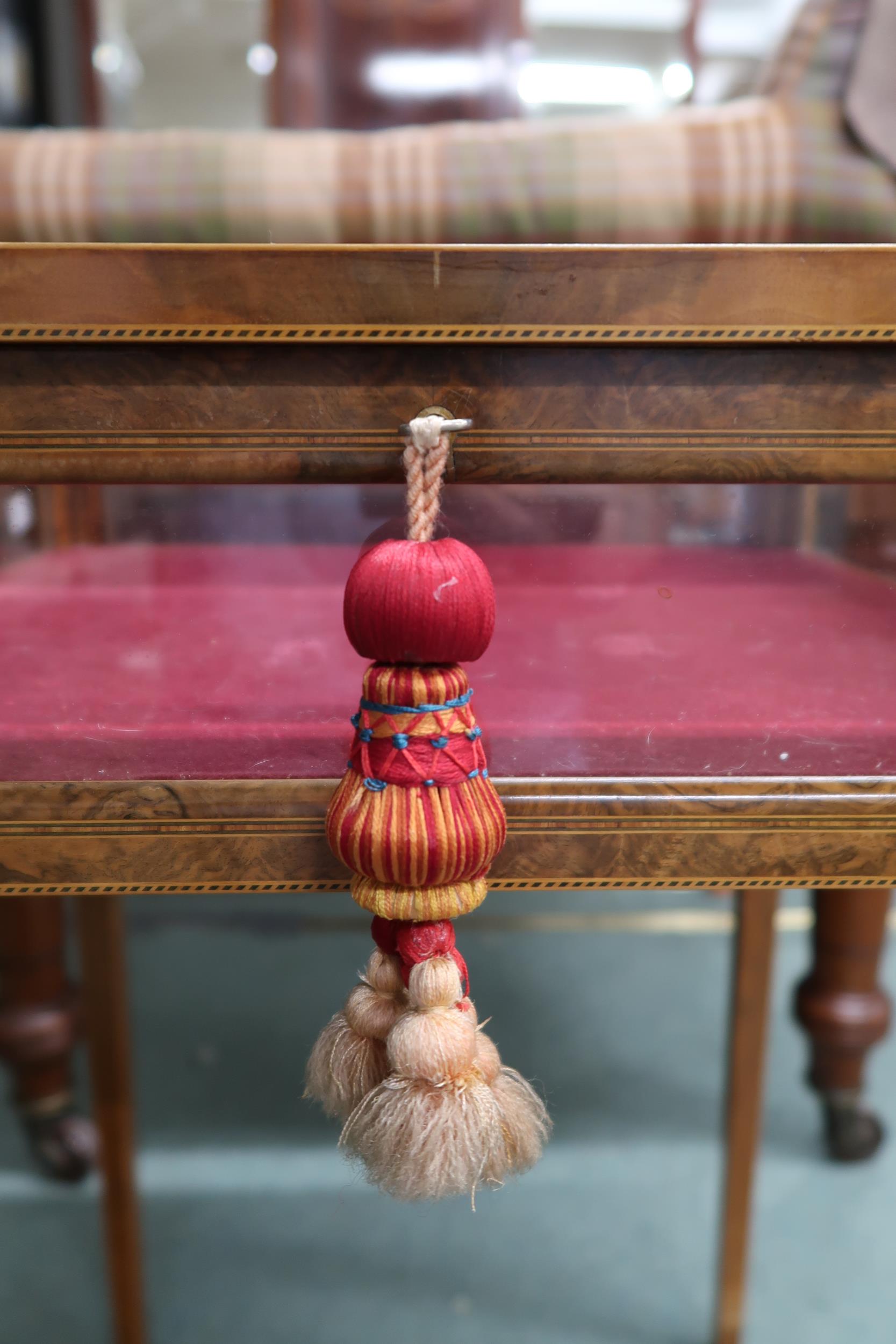 An Edwardian birds eye maple veneered bijouterie table with glazed hinged top over velvet - Image 2 of 4