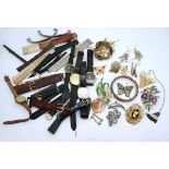 A collection of watch straps to include new Fixo Flex and leather examples, costume jewellery to