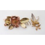 TWO PRETTY 9CT BROOCHES a rose and yellow gold English rose brooch length 5.5cm x 2.8cm, together