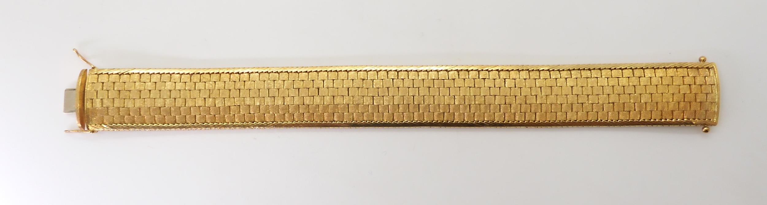 AN ITALIAN 18CT BRACELET with textured block links to the wide bracelet, width 2cm, length 19cm, - Image 4 of 5
