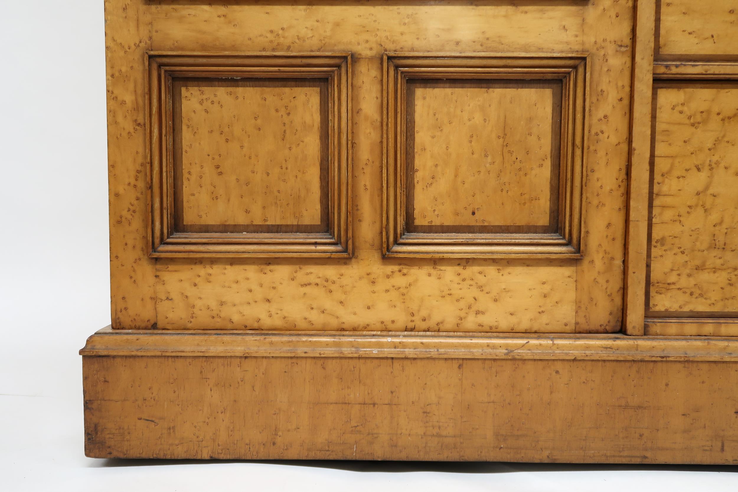 A VICTORIAN BIRDSEYE MAPLE COMPACTUM WARDROBE & ACCOMPANYING BEDSIDE CABINET wardrobe with moulded - Image 20 of 22