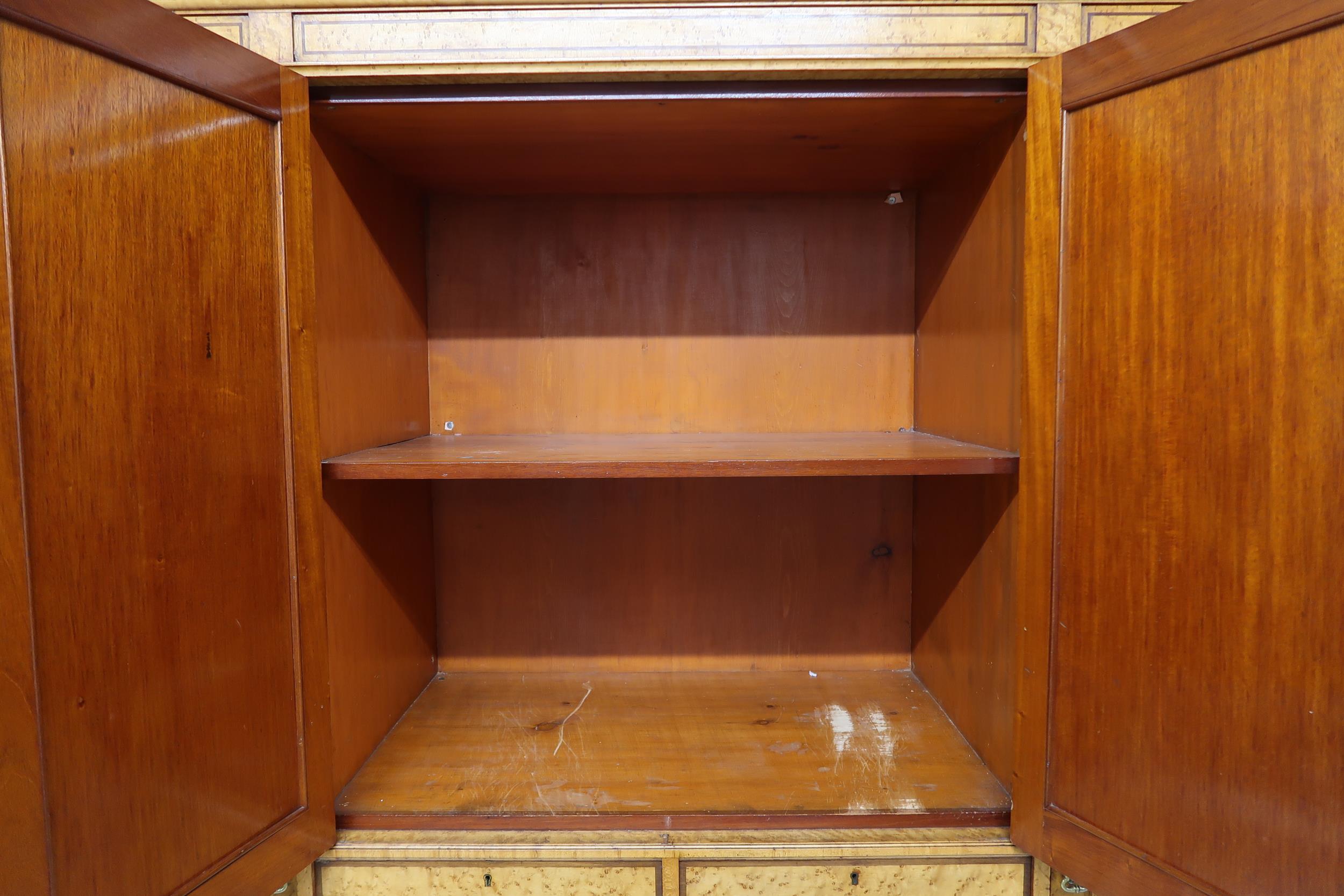 A VICTORIAN BIRDSEYE MAPLE COMPACTUM WARDROBE & ACCOMPANYING BEDSIDE CABINET wardrobe with moulded - Image 11 of 22