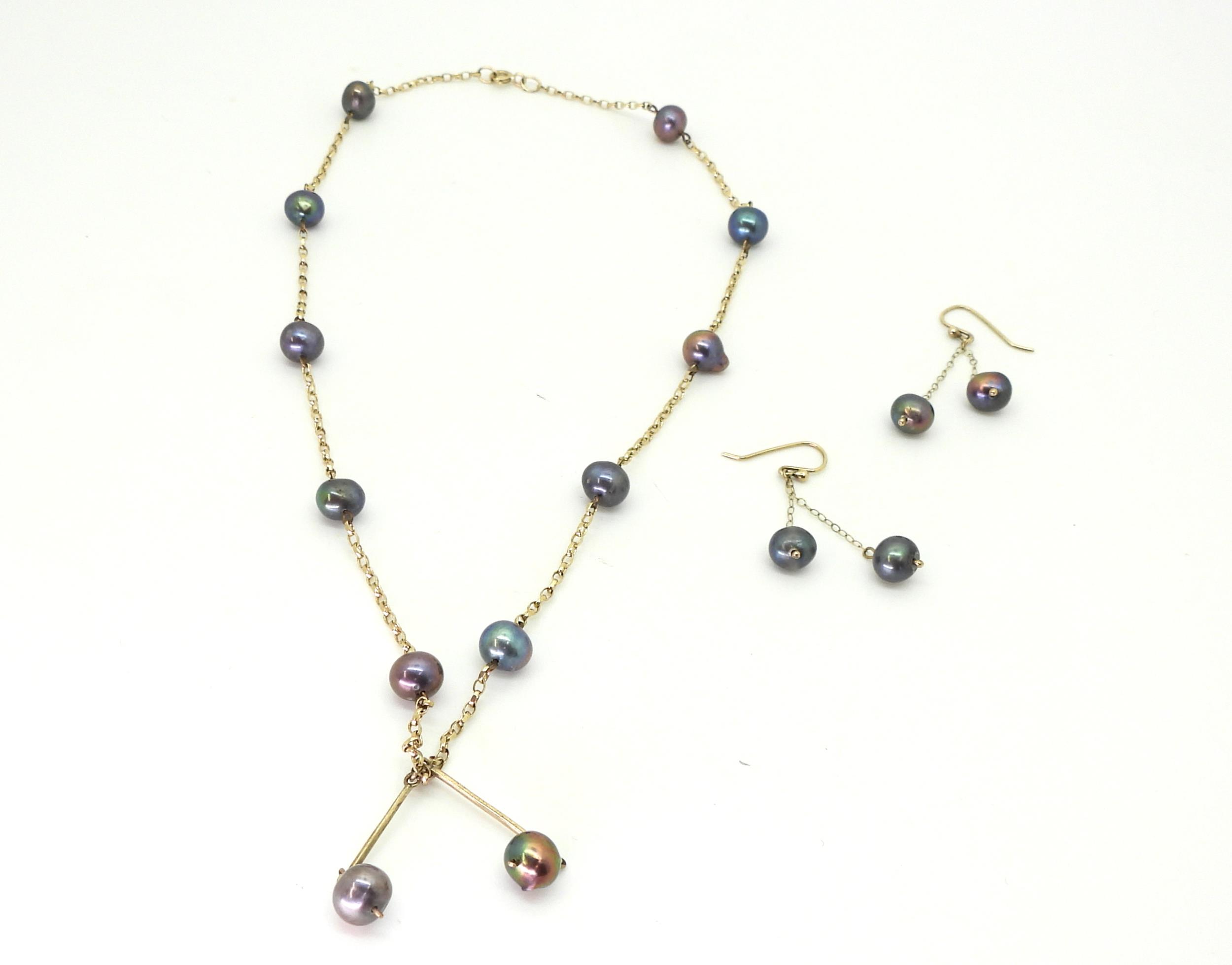 A 9ct gold fine belcher chain strung with black pearls and a pair of matching earrings, weight - Image 2 of 2