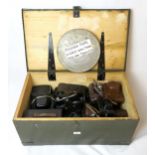 A large variety of vintage cameras of mixed age, to include a Praktica model fitted with a Carl