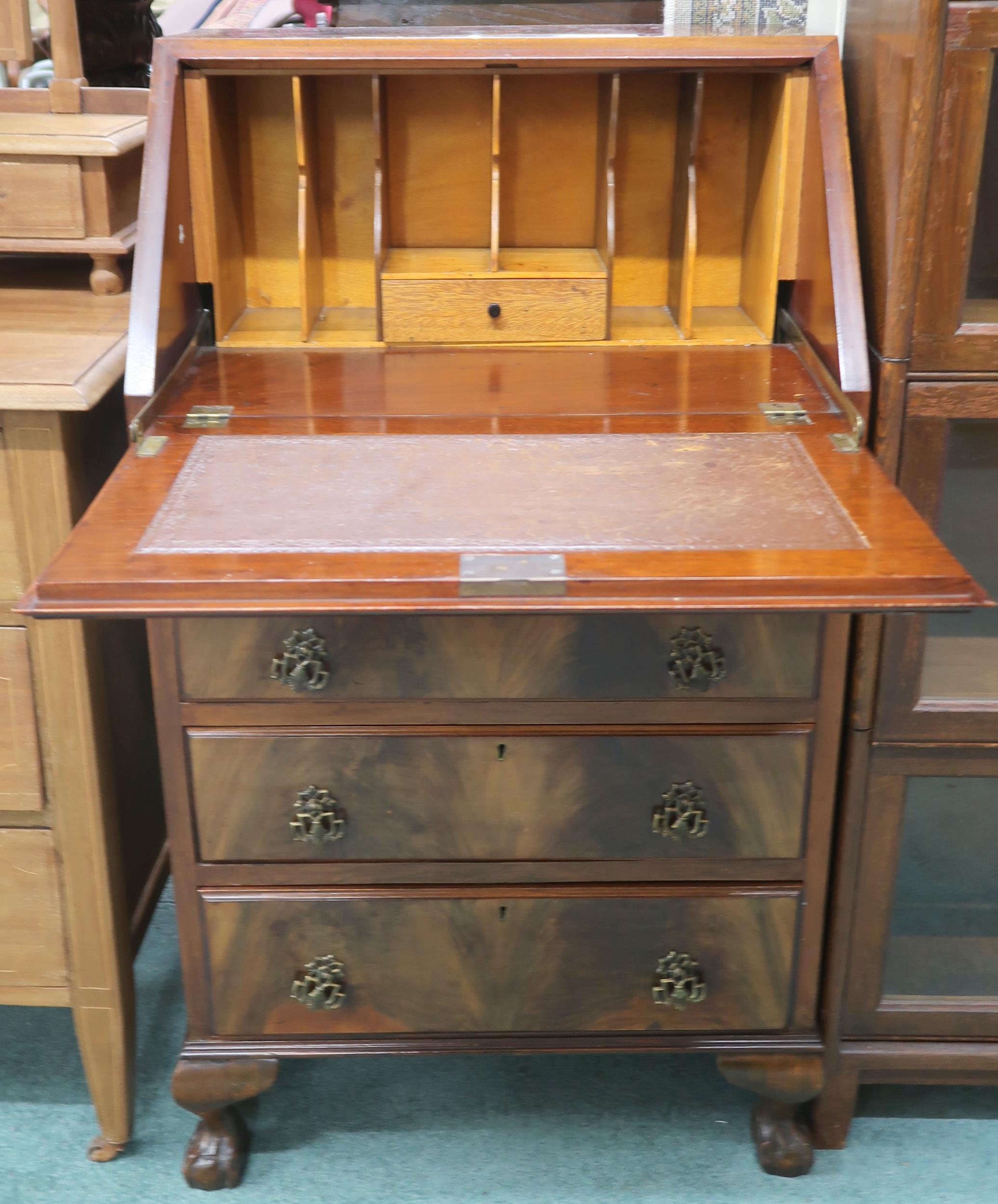 A lot comprising mirror backed dressing chest, 155cm high x 107cm wide x 48cm deep and mahogany - Image 4 of 4