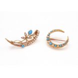 A TURQUOISE AND PEARL CRESCENT BROOCH with galleried mount, diameter 2.4cm, weight 3.3gms,