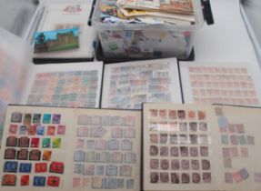 A collection of mostly Great Britain stamps with 1/d red, 1/d lilac, 1/2 d orange, 1/d Postage Due