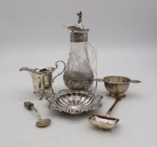 A collection of silver including a small silver quaich, by George Unite, Birmingham, a silver