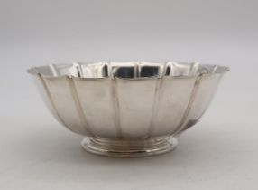 An Elizabeth II silver bowl, by Roberts & Belk, of lobed form, engraved to the base '15.4.77'., 16cm