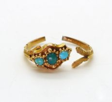 A bright yellow metal three turquoise set locket back ring, (af) weight 3.2gms Condition Report: