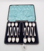 A cased set of silver tea spoons and sugar tongs, by Robert Stebbings, London, in the Old English