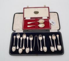 A cased set of silver Dog nose tea spoons, by Lee & Wigfull, Sheffield, with rat tail bowls, and a