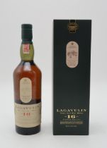 LAGAVULIN 16 YEAR OLD WHITE HORSE DISTILLERS Islay Single Malt Whisky 43% vol 70cl e The Bottle