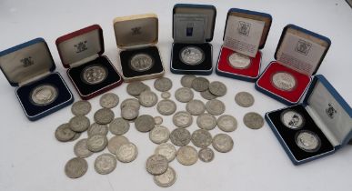 A lot of pre 1947 half crowns together with various silver commemorative issue coins  Condition
