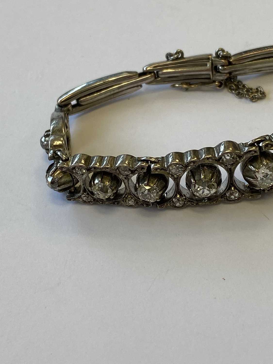 An early 20th century diamond set bracelet - Image 3 of 16