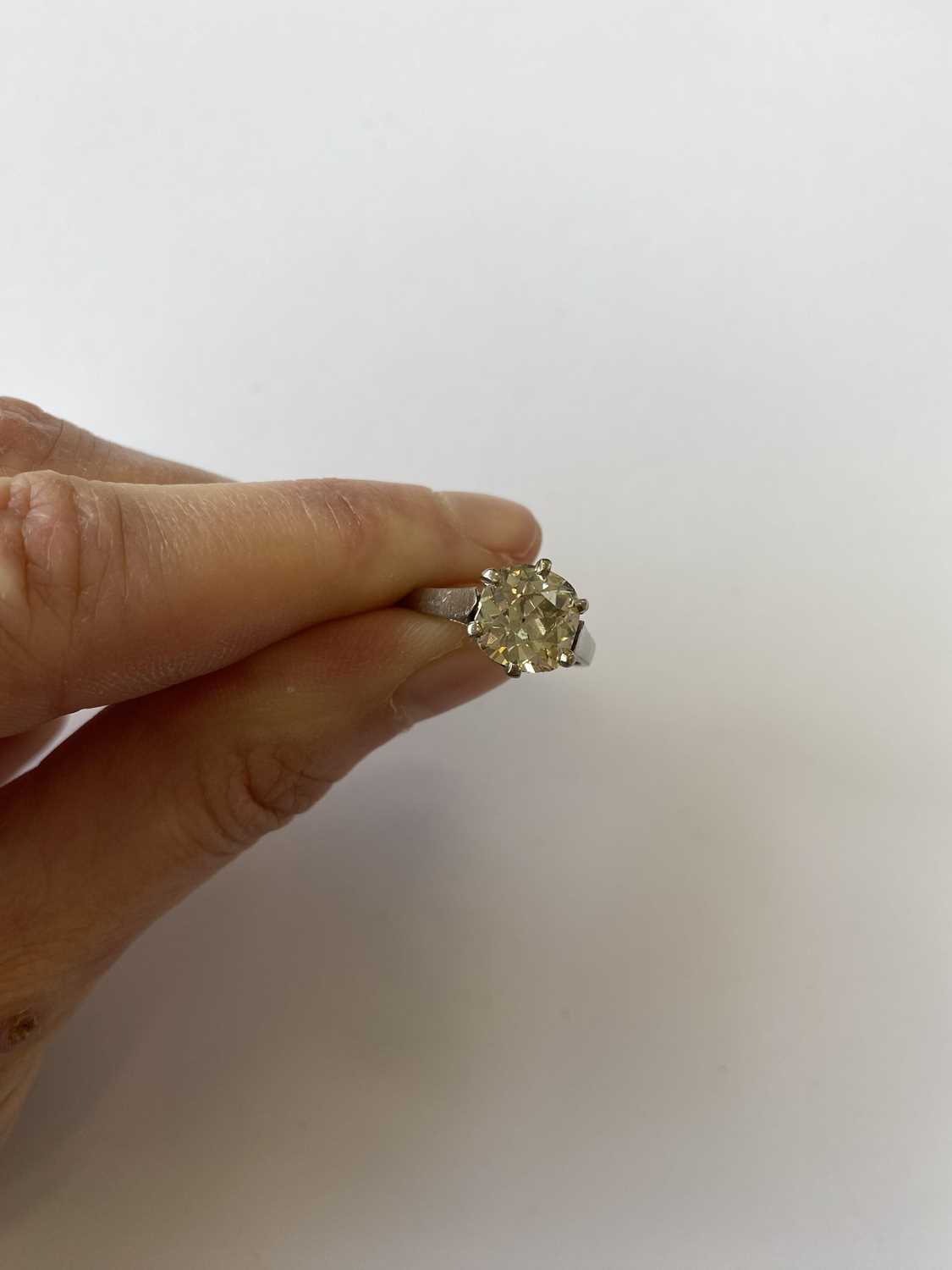 An early 20th century single stone diamond ring - Image 8 of 14