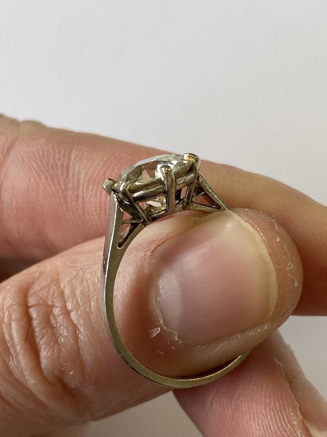 An early 20th century single stone diamond ring - Image 11 of 14