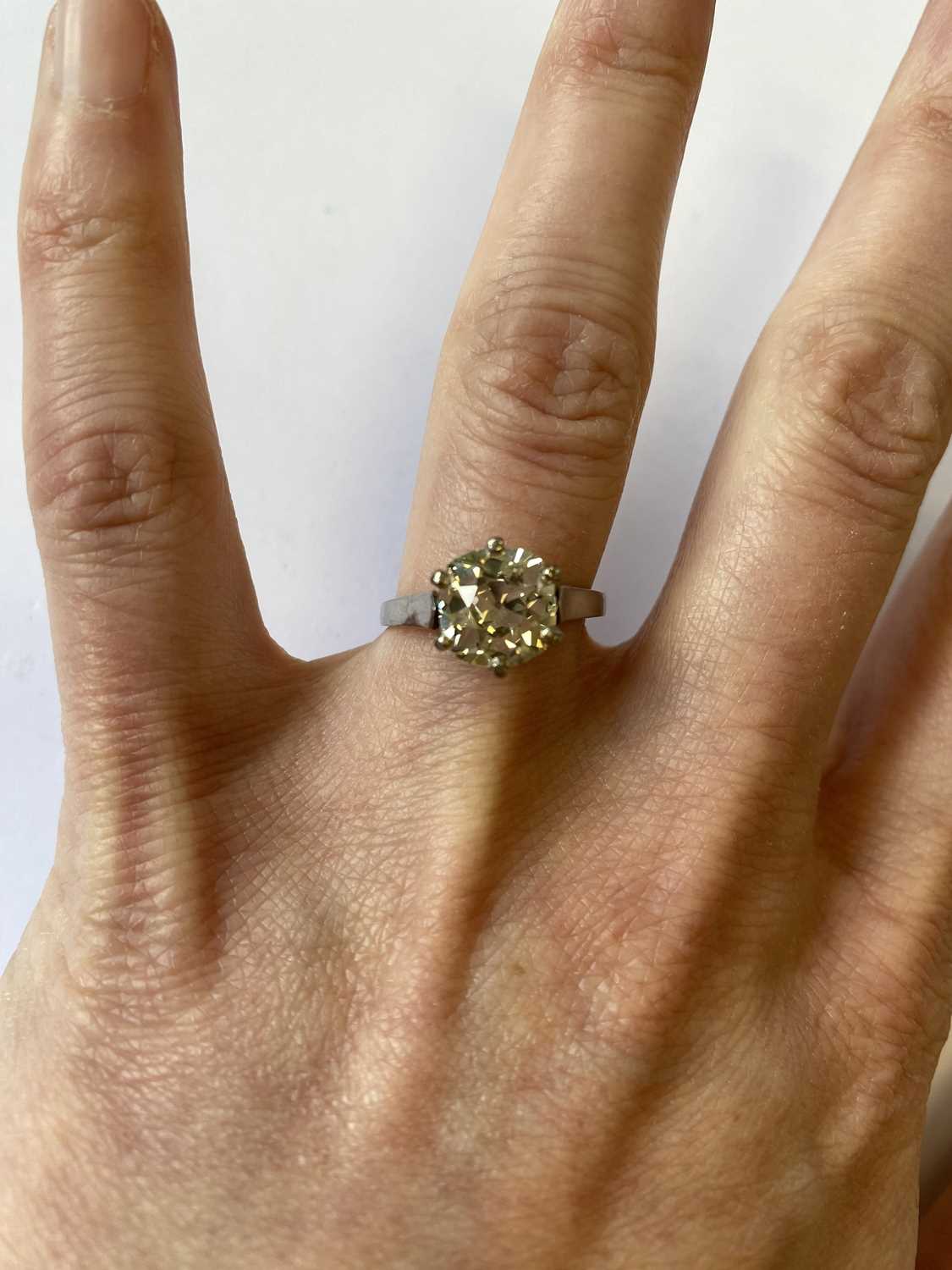 An early 20th century single stone diamond ring - Image 9 of 14