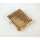 An Edwardian 9ct gold vesta case