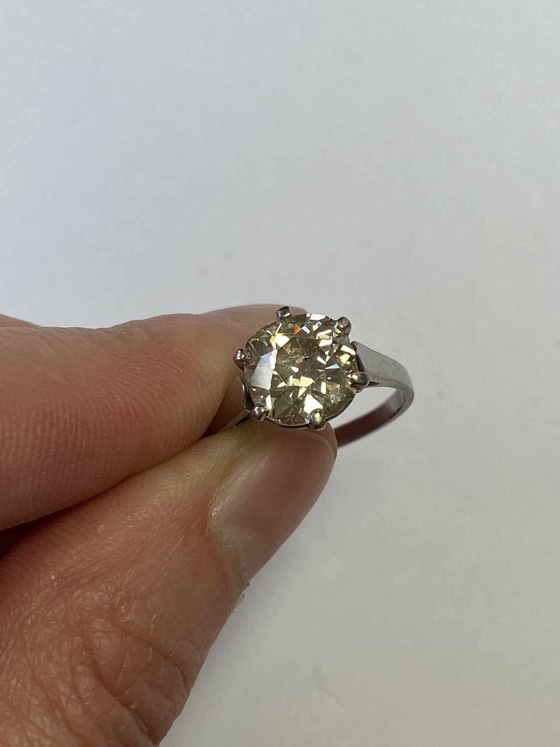 An early 20th century single stone diamond ring - Image 12 of 14