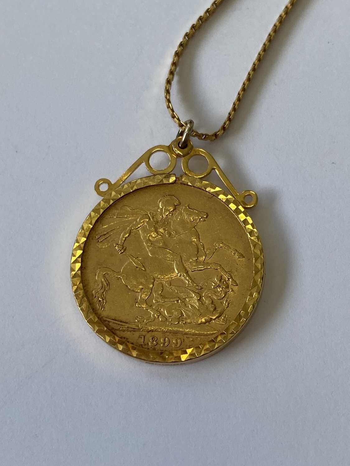 A Victoria Old head sovereign set pendant - Image 3 of 7
