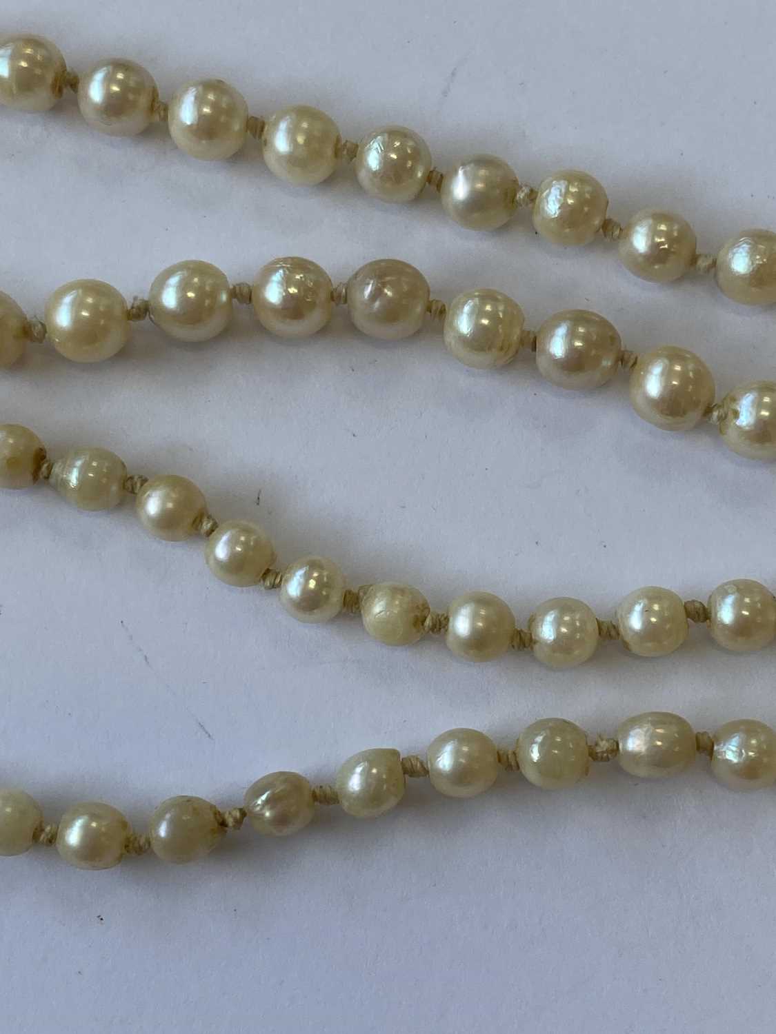 A graduated untested pearl necklace - Image 4 of 10