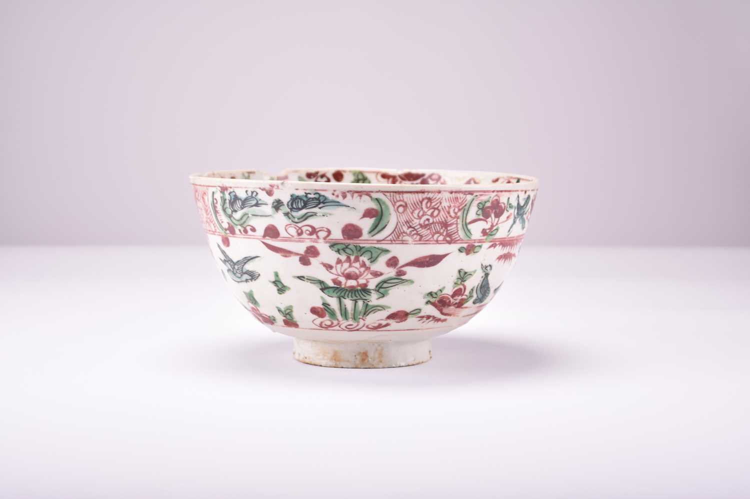 A Chinese porcelain bowl, late Ming Dynasty