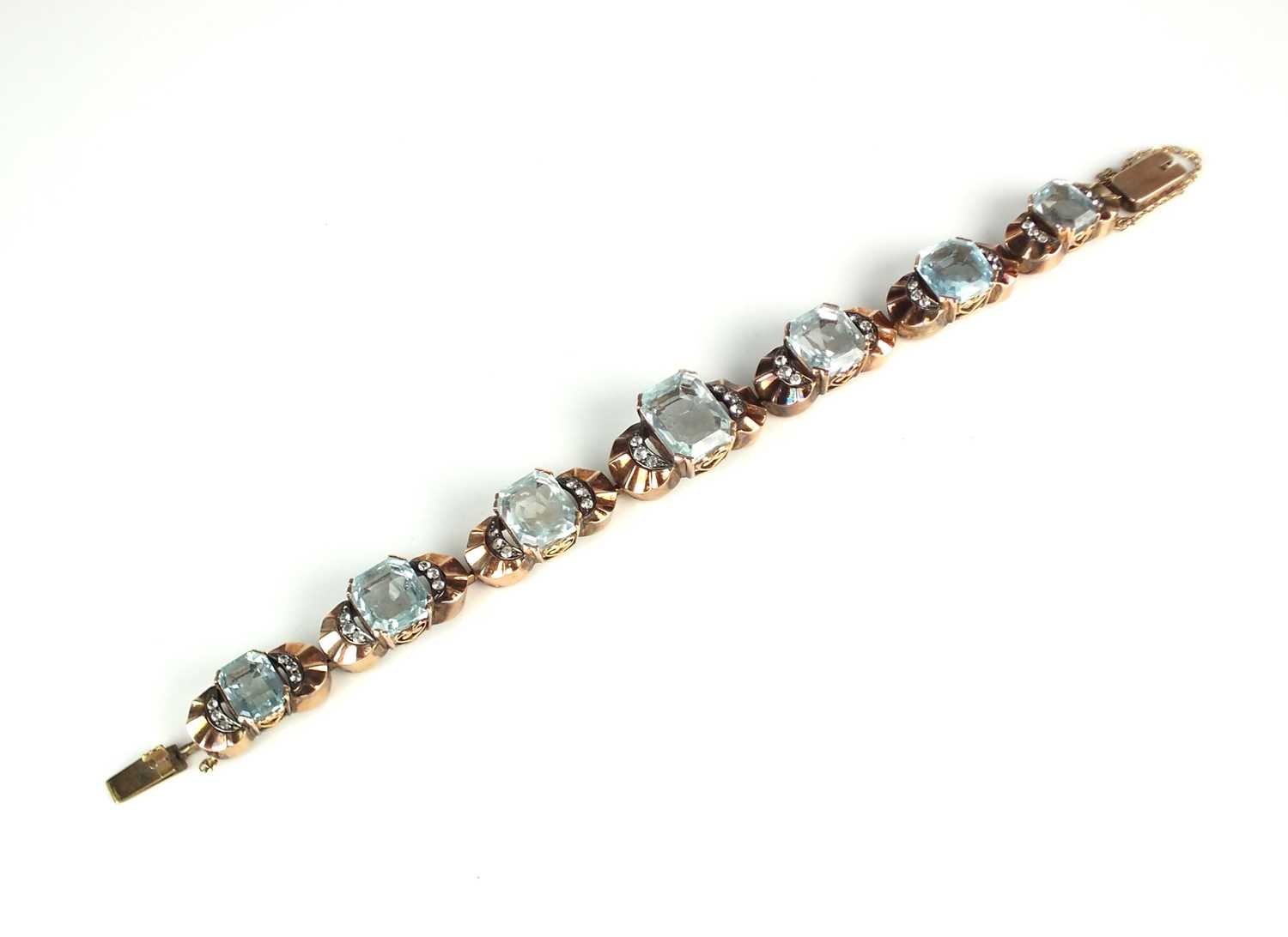 A mid-20th century graduated aquamarine bracelet - Image 2 of 14