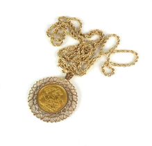 A 1914 sovereign pendant on chain