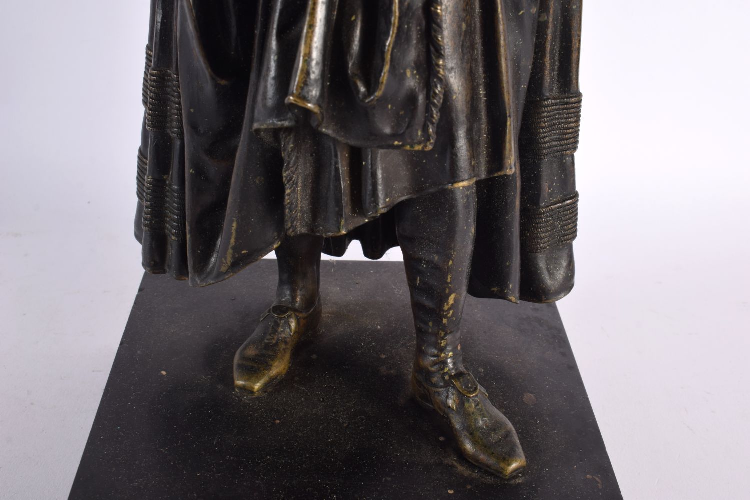 A LARGE 19TH CENTURY EUROPEAN BRONZE FIGURE OF A MALE modelled wearing an animal skin. 48 cm x 12 cm - Image 4 of 7