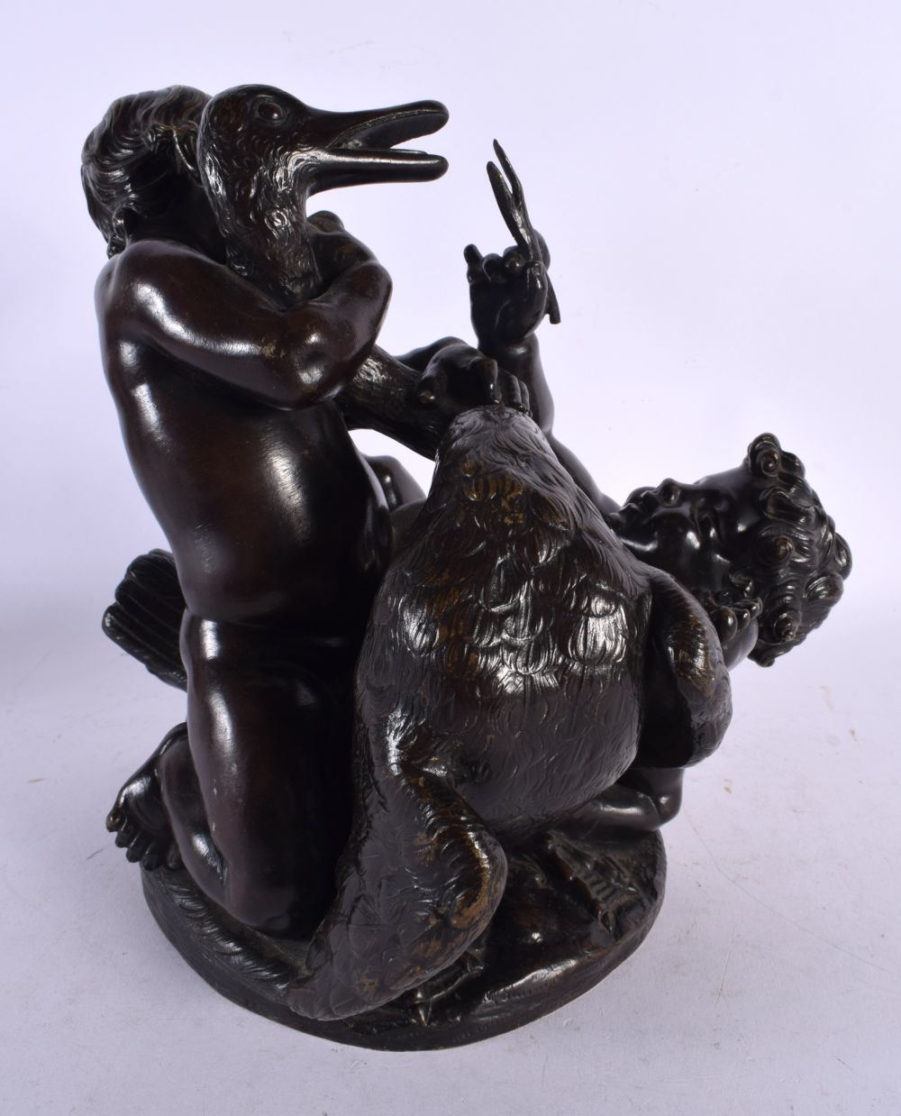 A LARGE 19TH CENTURY FRENCH BRONZE FIGURE OF WRESTLING PUTTI modelled grappling with a swan. 26 cm x - Image 5 of 6