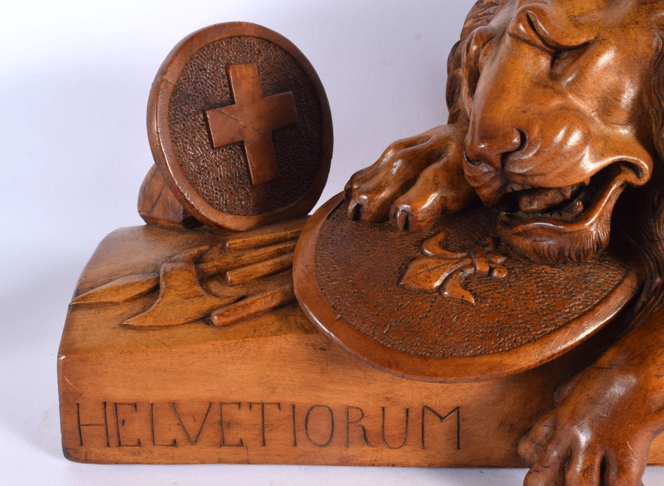 A FINE AND RARE LARGE 19TH CENTURY SWISS CARVED WOOD SCULPTURE OF LION LUCERNE modelled typically ov - Image 2 of 7