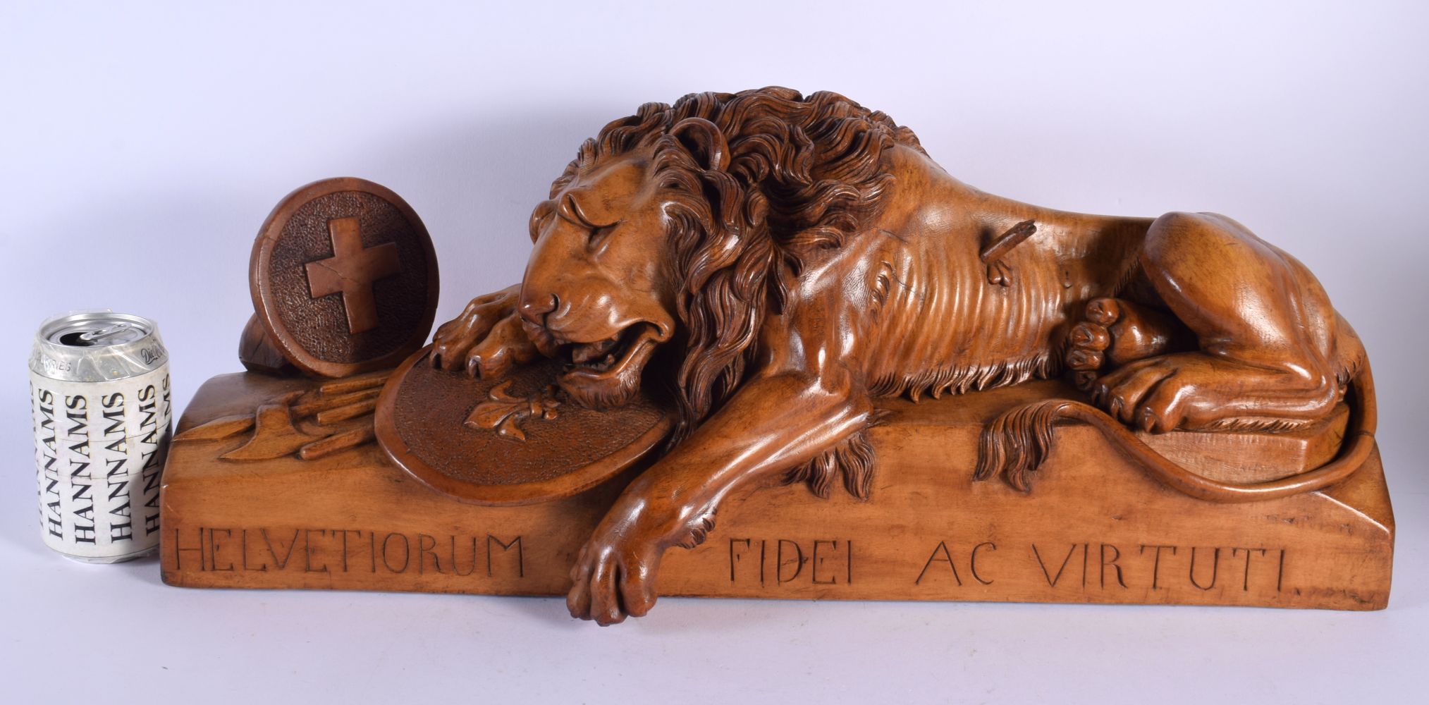 A FINE AND RARE LARGE 19TH CENTURY SWISS CARVED WOOD SCULPTURE OF LION LUCERNE modelled typically ov