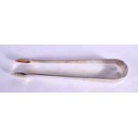 A PAIR OF SILVER TONGS. 28 grams. 13.5 cm long.