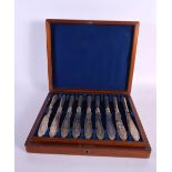 A CASED SET OF VICTORIAN SILVER FLATWARE. Birmingham 1862. 721 grams overall. 23 cm long.