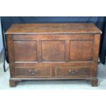 A late 18th Century mule chest with rising top and 2 short drawers 83x129x55cm.