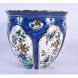 AN UNUSUAL CROWN STAFFORDSHIRE FAMILLE VERTE POWER BLUE PLANTER painted in the Chinese style. 15 cm