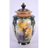 HADLEY VASE AND COVER WITH MULTI-COLOURED CLAYS PAINTED WITH DAFFODILS, GREEN HADLEY WORCESTER ENGLA